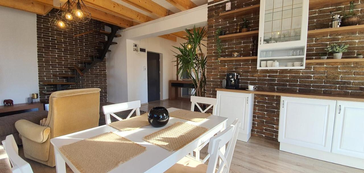 Hoobee Home & Rooftop Terrace Targu-Mures Bagian luar foto