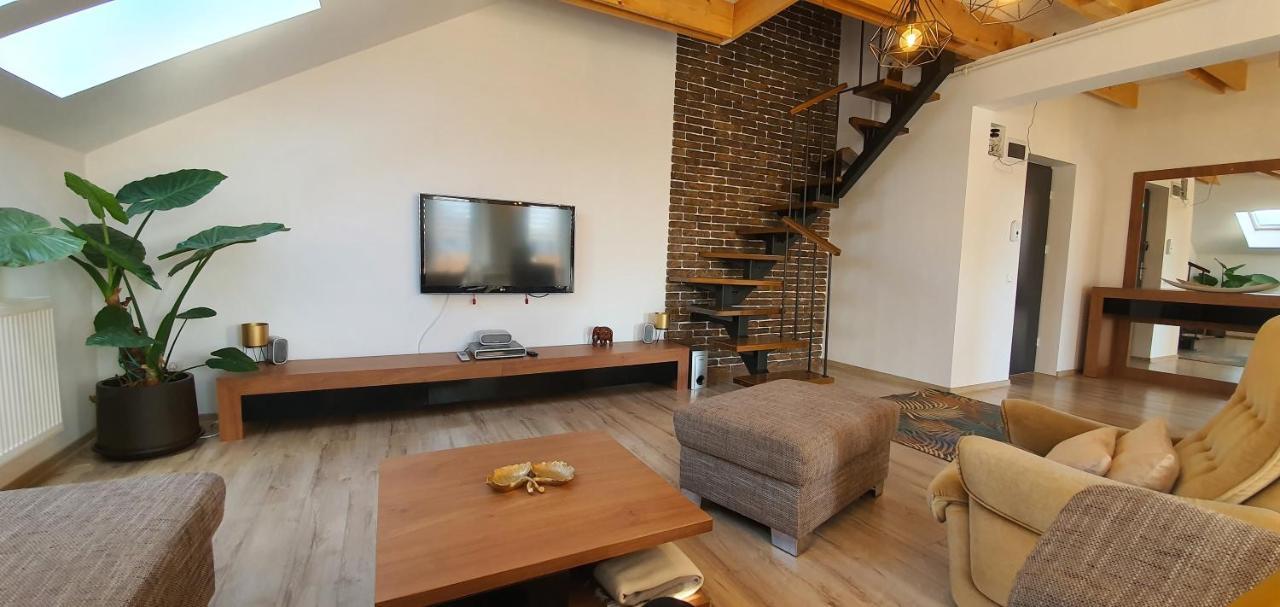 Hoobee Home & Rooftop Terrace Targu-Mures Bagian luar foto