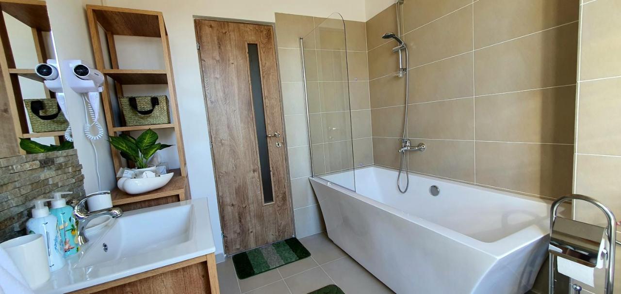 Hoobee Home & Rooftop Terrace Targu-Mures Bagian luar foto
