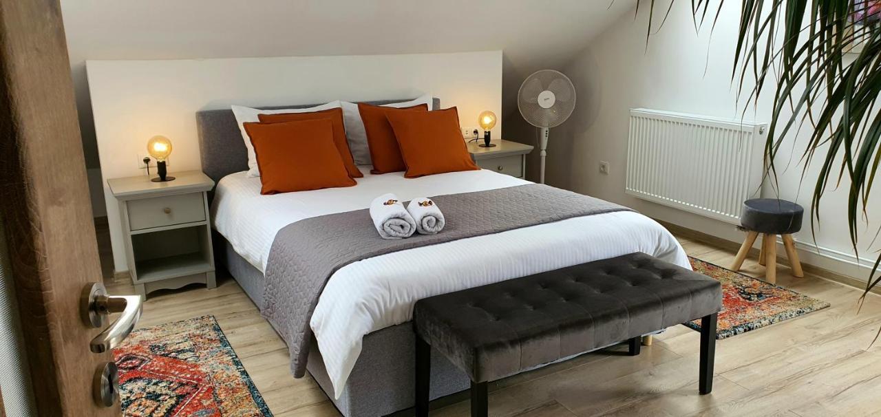Hoobee Home & Rooftop Terrace Targu-Mures Bagian luar foto