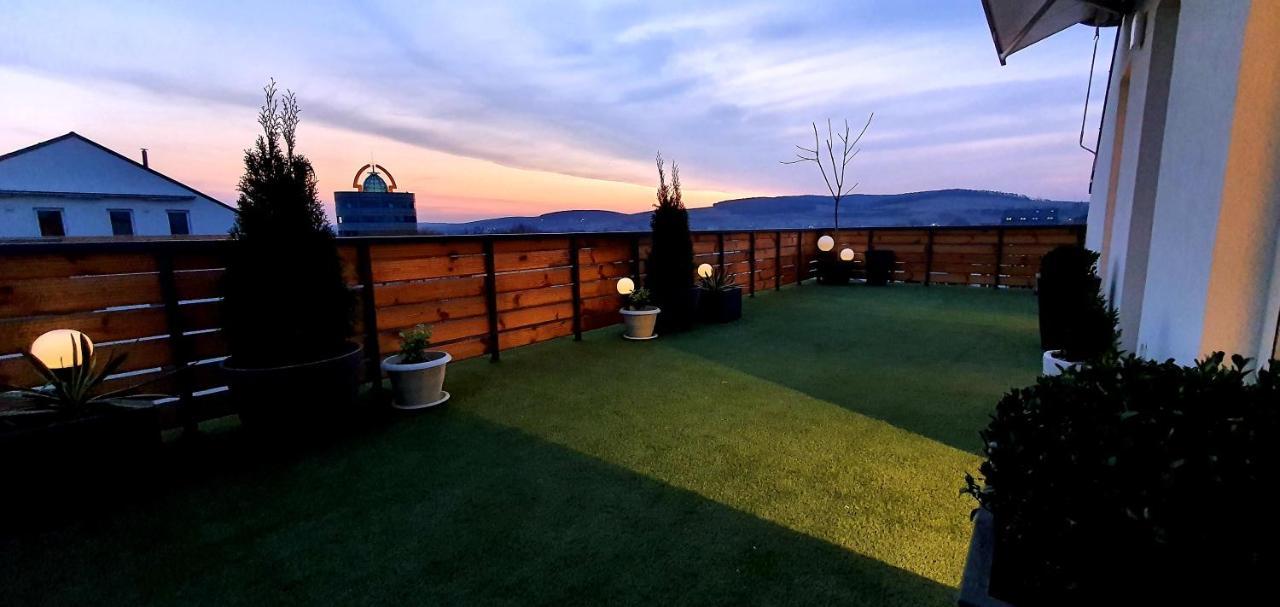Hoobee Home & Rooftop Terrace Targu-Mures Bagian luar foto